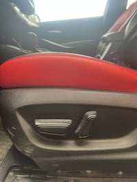 كورلا هايبرد شكل خليجي للبيع موديل 2025  فول مواصفات  رادار امامي  كشن...