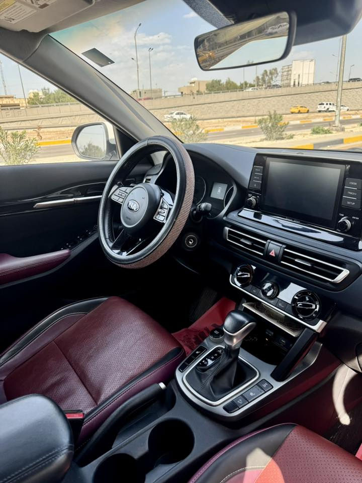 كيا سلتوس 2021 S وارد امريكي /رقم بغداد خصوصي
-المحرك 2.0 لتر دفع رباعي(AWD)
-لون السيارة ابيض صدفي
-مقاعد ماروني جلد  
-شريط اضواء LED امامي 
-مصابيح LED نهارية باللون الابيض 
-عوارض تحميل على السقف
-نظام Apple CarPlay و Android Auto اللاسلكي.
-نظام التحذير من التصادم الأمامي مع اكتشاف المشاة.
-اطفاء ذاتي للمحرك (Auto Stop). 
-وضعيات القيادة : Normal, Sport, Smart.
-نظام التدفئة والتبريد … وغيرها من المواصفات 
-سيارة ماشية ٤٦ الف وجاهزه من كلشي  
السعر ١٥٥ وبيهه مجال  
***********
