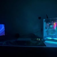 PC للبيع  كامله و استخدام قليل مجمعه على ايدي  مواصفات    المعالج INTE...