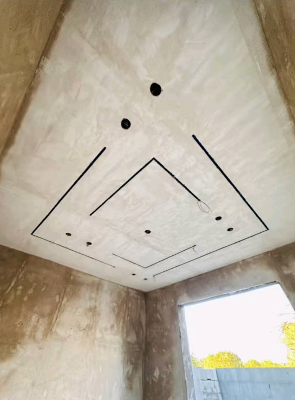 أقدم خدمات تأسيس وأعمال الكهرباء بشكل احترافي. أقوم بالتركيبات والتصليحات داخل الجدران والأسقف، وأضمن تنظيم الأسلاك بعناية. أستخدم مواد عالية الجودة لضمان أمان وكفاءة العمل. إذا كنت تبحث عن كهربائي موثوق به لتنفيذ المشاريع الجديدة أو التحديثات في منزلك، أنا هنا للمساعدة.