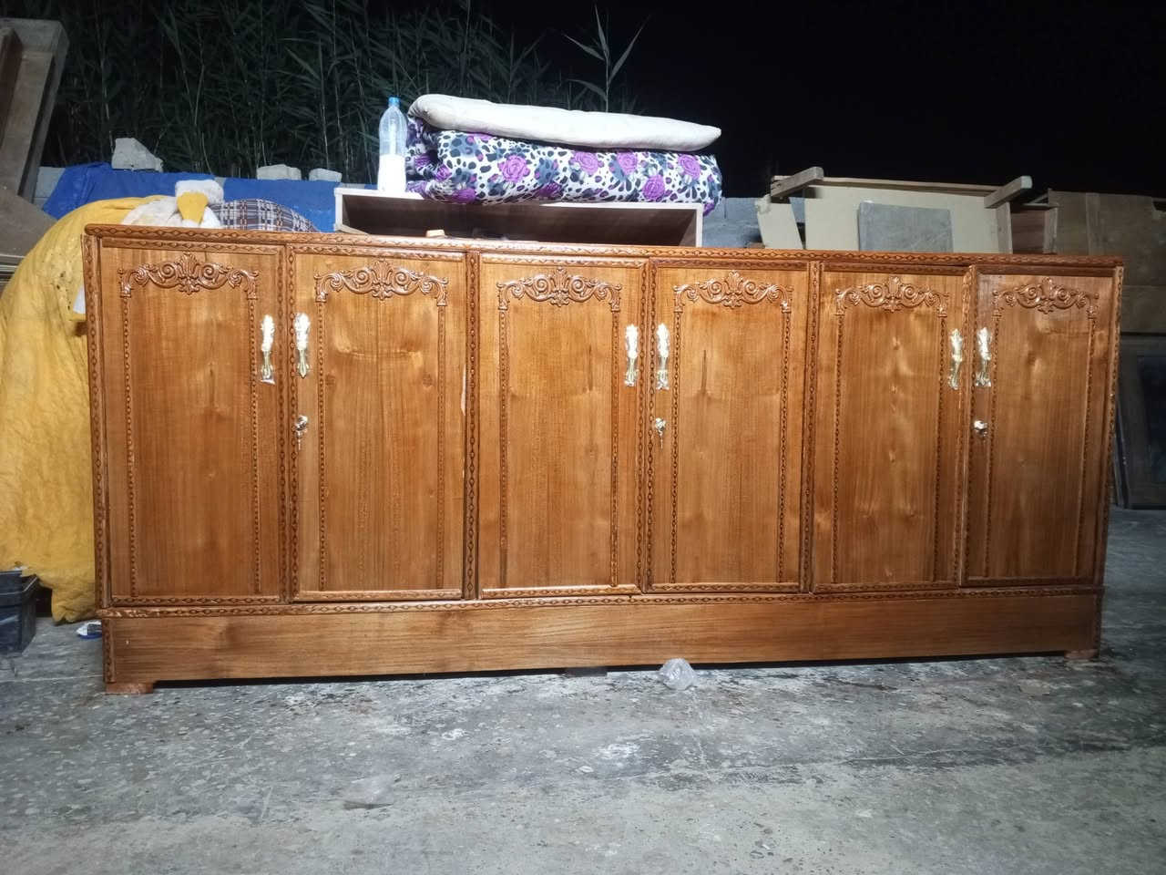 بوفيه صاج الاصلي الثكيل ام ال6 ابواب بعدهي جديده كلش نضيفه  قياس 250 
سعر 250 قفل
الشراي يجي خاص او يتصل***********
