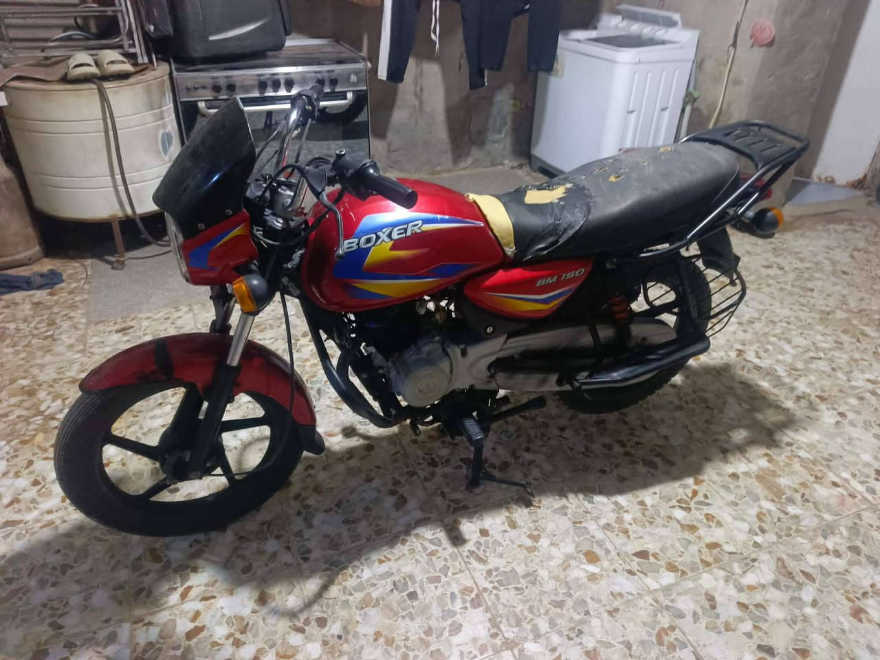 دراجه بوكسر  مديل22   دراجه تجفيت اليوم جفتته دراجه كامله مكمله ماعوزه شي الدراجه شو ف عينك عوزه فقط  تدوشم الكشن فقط  للبيع او مراوس حسب القناعه معه فرق مكاني حله شارع 80 كربله الي يحب يغتنيه هاذه رقمي اتصل وتدلل رجان المو شراي لا يضل بس يعامل *********** اتصل واني بخدمتك
