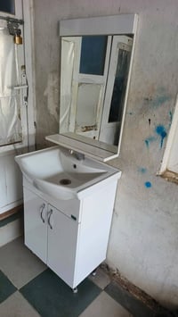 مغاسل للبيع عدد2 نظاف مع خلاطات شاويس والسعر 75الف 07502284780