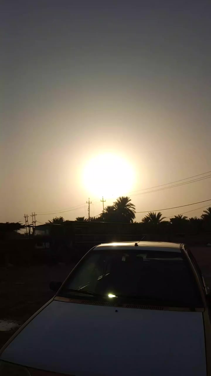 السلام عليكم سياره  للبيع موديل 13 دخم تاير السعر 23 وبيه مجال  كير ومكينه مكفولات سياره للبيع راعيه موجود ***********
