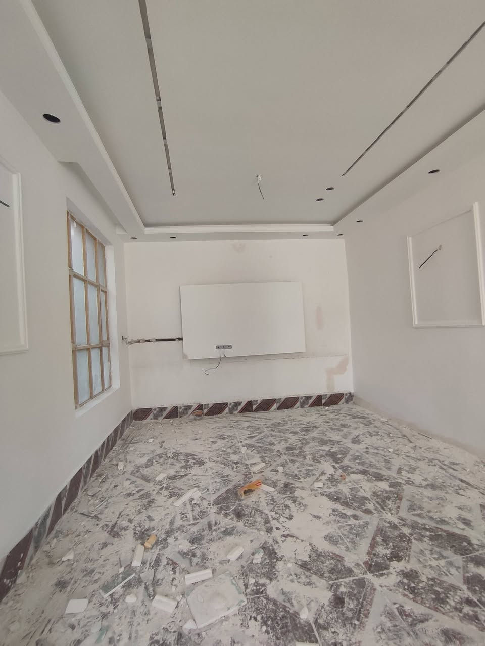 ✨ عرض خاص لمدة 5 أيام فقط! ✨
ارتقِ بمساحتك مع المُتَقن للديكور الحديث – حيث تلتقي الفخامة بالدقة والإبداع.

💥 العرض الذهبي البوكس : فقط 28,000 دينار للمتر 
يشمل:
📐 ديكور متكامل + طلس وصبغ بجودة جوتن الأصلية + تثقيب إنارة احترافي

🌟 لماذا نحن الخيار الأفضل؟
لأننا نجمع بين الذوق الرفيع وسرعة التنفيذ بأعلى معايير الجودة.

🔸 خدماتنا:
✔️ تصاميم داخلية وخارجية فاخرة
✔️ جبس بورد – كلاسيك | مودرن | ملكي
✔️ صبغ داخلي وخارجي بألوان جوتن العصرية
✔️ ورق جدران أوروبي وخليجي راقٍ
✔️ ديكورات فلين، حجر، وزجاج
✔️ سقوف ثانوية وسحبات احترافية
✔️ واجهات فوم وطلس بتشطيبات هندسية أنيقة

📞 للحجز والاستفسار عبر واتساب:
 واتساب 
***********
‏‪***********‬‏

📌 تابع صفحتنا الآن واكتشف أحدث التصاميم التي تعكس ذوقك وتميّزك.
💬 العرض ساري لمدة 5 أيام فقط — لا تفوّت فرصة التجديد بأسعار لا تُكرر
