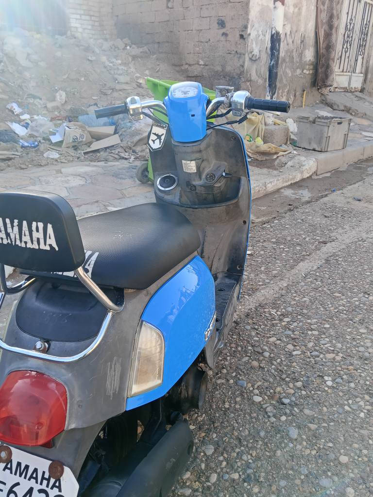 يا الله. 
السلام عليكم اخوان. 
دراجه بوليس للبيع الدراجه نضيفه جدا. 
الدراجه مامفتوحه المكينه كفاله. 
وكيله(بيت غودي) والكهربائيات كله شغاله. 
وضاله شهرين من طالعه من الوكيل. 
والكفرات تجاري والاصليات موجودات (بيض). 
الي خاطر بيه هذا الرقم التواصل ***********.
والسعر 850وبيه مجال. عمارة, ميسان
