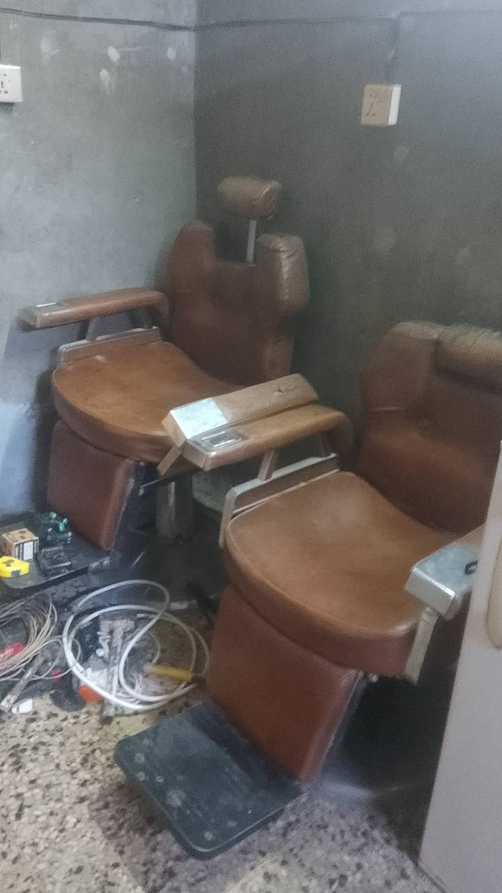 كراسي حلاقة للبيع شبح واحد شغال والثاني يرادلة صيانة بغداد العبيدي
*********** واتساف فقط
