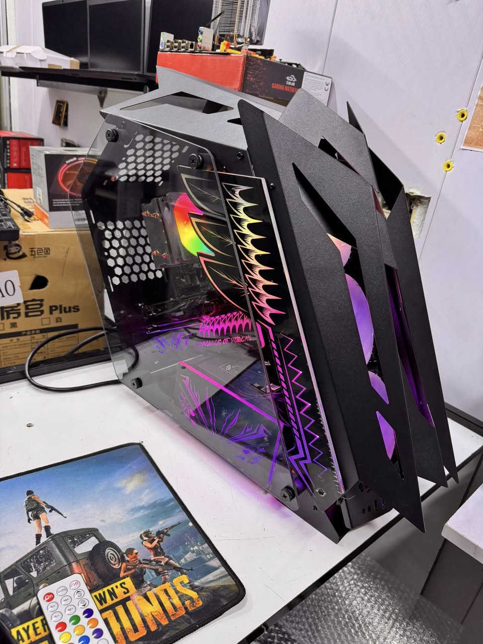 تحية طيبة شبابنا وحبايبنا 
تجميعة مرتبة كل القطع براندات حلوه
اداء و فرمات كلها جديدة فقط كارت مستخدم
R5 3600 جديد 
RAM 16 3200 جديد 
M.B B450 جديد 
GTX1660SUPER 6GB ZOTAC  مستخدم
SSD256-HDD500 جدد
P.S550W+80PLUS FSP جديد 
CPU COOLER RGB جديد 
CASE 4FAN جديد 
السعر ٥٥٠ الف سعر نهائي 
متوفر توصيل لكافة المحافظات 
عنوان المكتب كوت المشروع شارع الحاسبات مكتب MEGA-TECHNLOGY
***********
