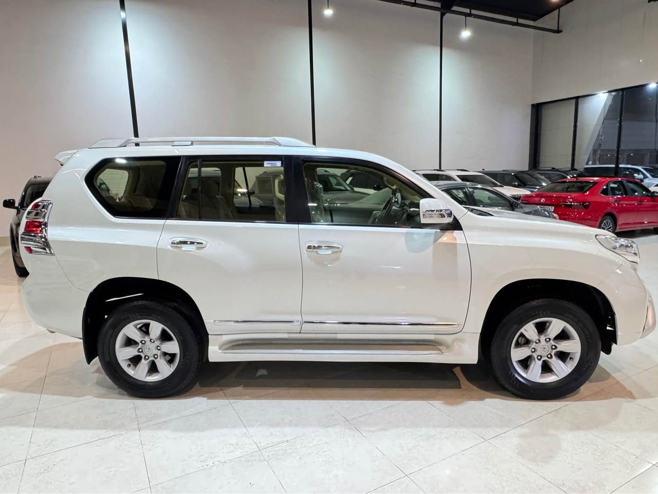 موبايل ***********
تويتا لاند گروز پرادؤ موديل 2014 خليجى شريكه جيهان زيرو اربيل مكفول كفاله بخاخ سلاجه 4 سلندر دعامى لددحامى مكوفله هيچى نيه 97000 KM روشتيه 
رقم سنوى جديد عنوان اربيل سحر 290$ بيمجال أربيل, العراق
