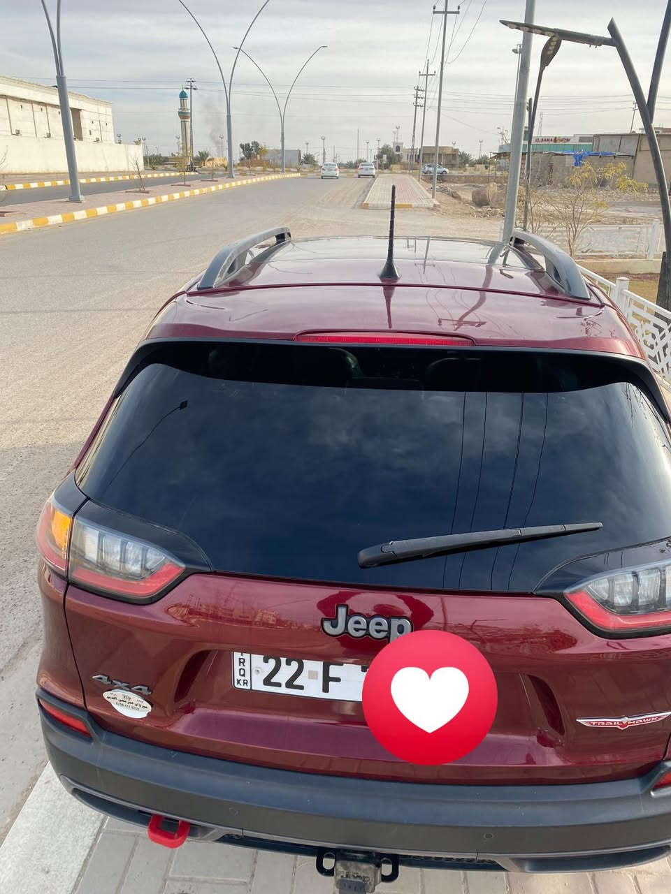 وحش امريكي جيب
شيروكي ترايل هوك ٢٠٢١ 
فول مواصفات 
تشغيل عن بعد 
رادارات 
حساسات 
اشاير مري 
رادار جانبي مع هيتر مري جانبية 
تحديد مسار 
تحكمات ستيرن 
كشن كهرباء جلد. تدفئة تبريد 
ستيرن تدفئة 
فتحة سقف نصف بنوراما 
رقم اربيل بسمي سنوية ورقم انكليزي جديد 
المحرك 3.2 v6  المرغوب 
خمس انظمة قيادة 
لايتات زنون ذكية 
بصمة ابواب مع ترحيب ذكي 
ماشية ٥٢… الف فقط 
ضربتها ب امريكا خشم البنيد عكس السايق 
نصف جاملغ وربع بنيد 
سبير منازل 
مكانها الرمادي 
***********

السعر كلش مناسب بيع سريع وتحويل ثاني يوم عليها غرامة ٢٠٠$ تنكطع من الحساب ترجعلك
