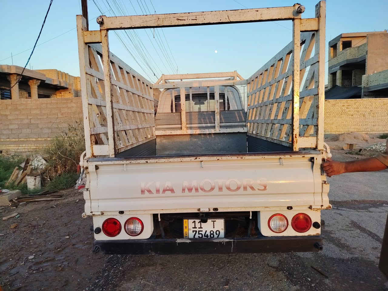 سياره نظيفه 2016 سياره باسمي رقم بغداد بيها بارد بالبونيد شويه غيرها ما ابيها شيء مكان بغداد  هورجب سعر 118 وبيها مجال تلفون ***********// ***********
