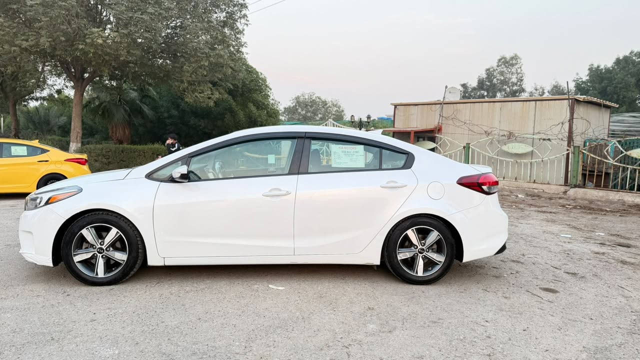 سلام عليكم كيا فورتي لبيع موديل 2018سيارة جاهزة من كلشي صبغ 3قطع بدون دواخل مكينة 2000دوش السعر 118المكان السيارة البياع الاتصال على الرقم ***********
