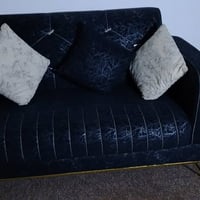 تخم ١٠ مقاعد نظيف جدا مع ميز طعام واربع كراسي وبلازمه حجم ٦٠ مقوسه إنت...