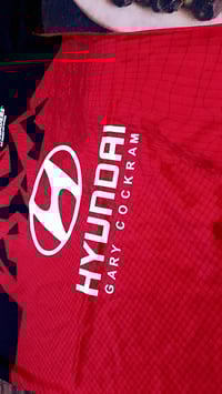 مقاس لارج • تعاون هيونداي • أديداس