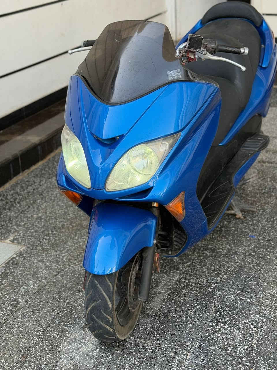 فؤرزه  بصمه 0/8 عميه بلادي   لون مميز
منضومه زنون ناعمه شلعه ؤمعدل فؤل كهربايات كلهه شغاله ؤراق كامله   و زوج تايرات جديد دراجه ما بيه اي نقص جاهزه كلهه سعره 950 مدينة الصدر 
هاتف***********
