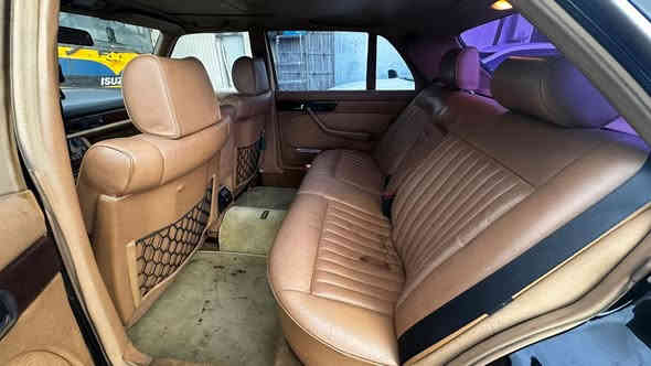 للبيع مرسيدس وارد ياباني فول مواصفات موديل 1986 
ماشي 14000 بلادي 
للسعر اتصل على الرقم 
***********
***********
