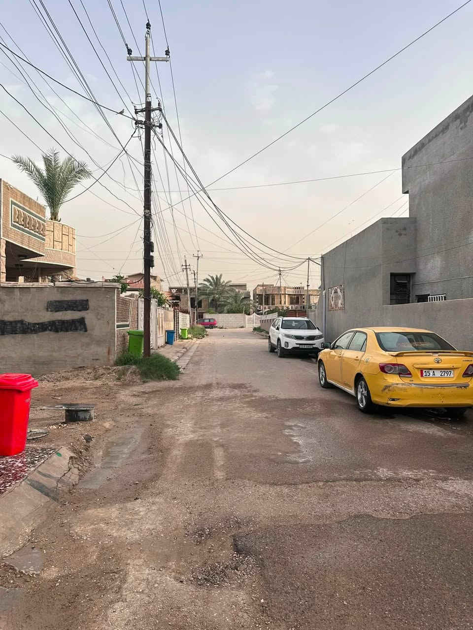 قطعه ارض للبيع مساحه 175.الواجهة 7.نزال 25 طابو صرف .المكان الزعفرانيه السده.الأستفسار اتصل ع الرقم***********

