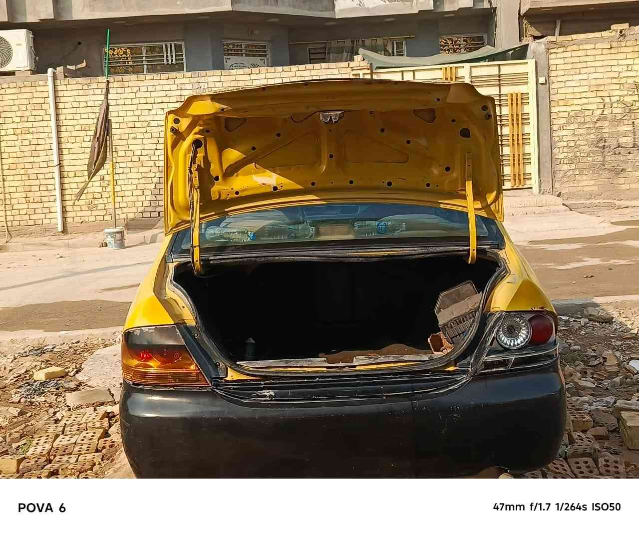 لانسر ٢٠١٠ كير عادي 
مصفره هيئه وغرامات بيه ضربه بجاملخ سايق 
مع طخات محرك جيد تبريد جيد مكانه بغداد حي النصر سعر ب٥٣ 
رقم صاحبه ***********
