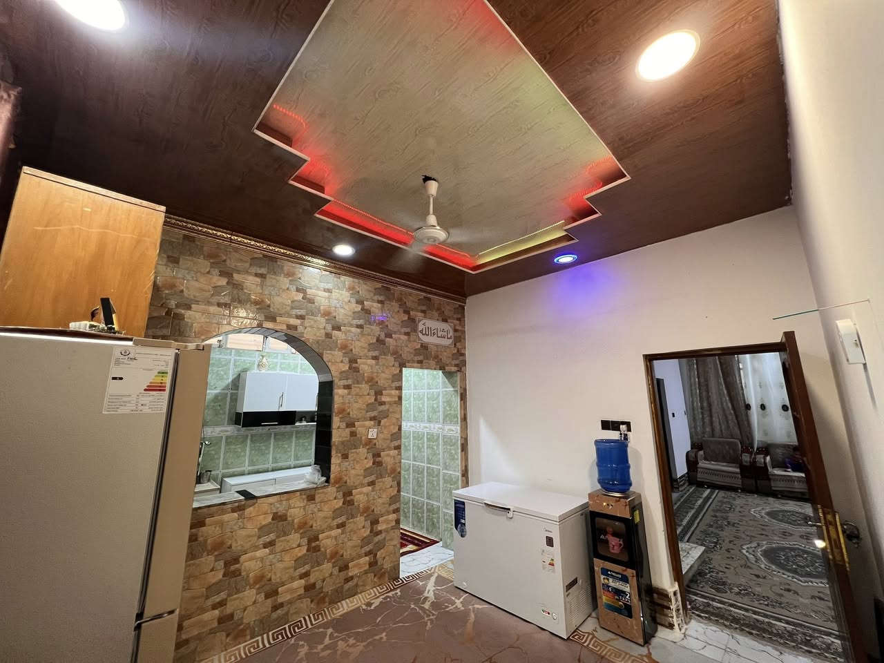 📍 العنوان: [الكوفه علوة الفحل قرب اسواق الحشد ]
📐 المساحة: [٢٠٠] م٢

    يتكون البيت من ثلاث غرف نوم طابقين 
  صاله واستقبال مطبخ حار وبارد حمامات ثنين 

📄 نوع السند: [طابوزراعي  / زراعي قرار٢٥]

📞 لاستفسار *********** يتوفر وات ساب
