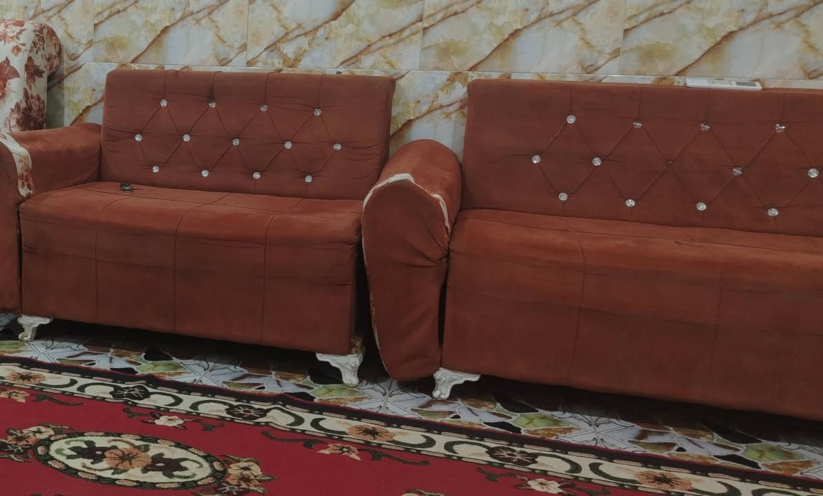 تخم اربع قطع اثنين قنفات واثنين كراسي سبع مقاعد السعر 125 الاتصال ***********
