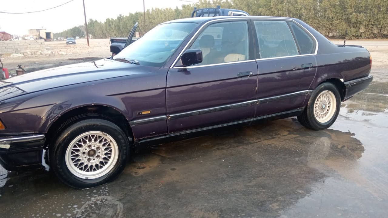 سلام عليكم بي ام 735 كيرها كايم  يرجع بك طبيعي ومحرك مابي شي صدر جديد رقم انبار تحويل مباشر داخلها نضيف خارجها حلو مابيها خياس 
سعر 36 وبيها مجال العنوان الانبار فلوجه 
***********
***********
