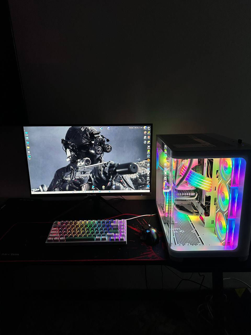 سلا عليكم رمضان كريم للبيع PC🔥 تجميعة كاملة هي وكل الملحقات
المعالج : INTEL CORE 15 12400F
كارت الشاشة : RTX 4060 8GB ZOTAC
المذر بورد : COLORFUL H610M-D
الهارد : lexar ssd m. 2 1TB NM620
البور : DEEPCOOL 600W
الرامات : RAM TForce DDR4 8gbx2 3600 PC WHITE 
المبرد المائي : Liqued cooler SAMA SM240 LCD WHITE
الكيس : SAMA NEVIEW 2851 A WHITE 
الاضاءات : AOSOR AL200 RGB CABLE
الشاشة : galax vivance-27qv va 165HZ 2K
يو بي اس : FARBER 
الماوس :  Logitech G502 HERO Gaming
الكيبورد : ONIKUMA KEYBOARD G52 WHITE 
السماعات HyperX Cloud Stinger Wireless
كرسي كيمنك ماركة : XIGMA TEK
ميز حجم 160 RGB
استخدام شي بسيط وانطي بيها ضمان الفحص على جميع القطع 
السعر 1.550.000 مليون و 550 ألف 
الموقع بغداد / اليرموك 
***********
