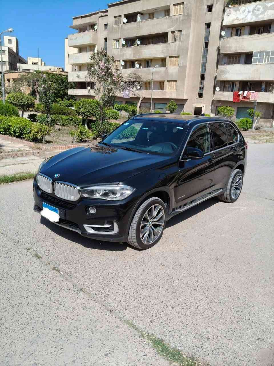 Bmw X5.  2016 4400c
X Drive 50 - V8 
الشكل الجديد - أعلي فئه 
فابريكة بالكامل صيانات توكيل 
عداد 198.000 - رخصة سنة
ريبورت فحص كامل للسيارة + صيانة كاملة لم تتعدي 1000 كم
لا تحتاج إلي اي مصروف
مرور قوات مسلحه
المعاينه مدينتى او الدقى
لتواصل لجديه
01020456629
01154382752 القاهرة, مصر


**إذا كنت صاحب هذا الإعلان وتريد حذفه لأي سبب، رجاءا أرسل رسالة إلى الدعم الفني**