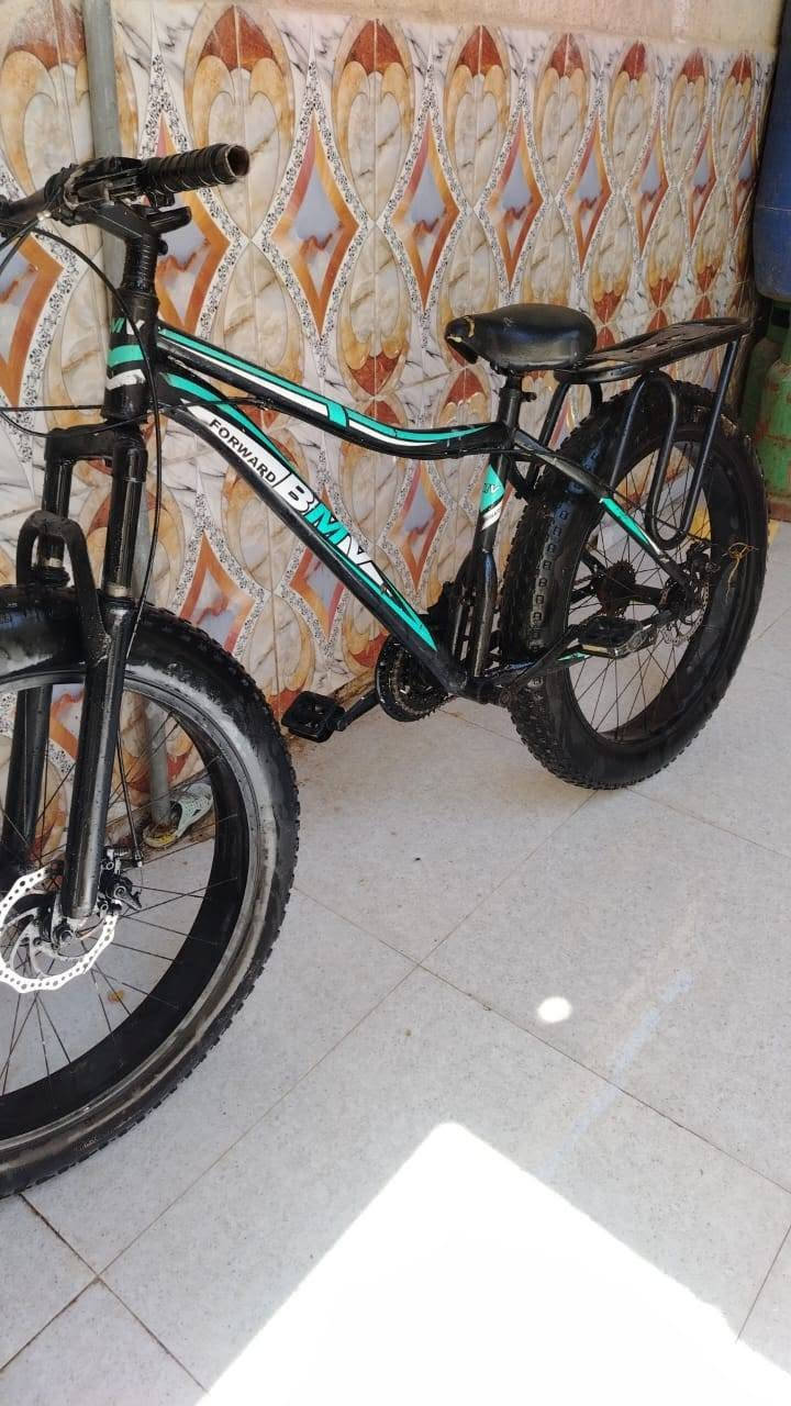 السلام عليكم.
بايسكل نوع BMW .
حجم التاير 26.
المكان البصره الجبيله .
الرقم ***********.
السعر 100 وبي مجال بسيط .
