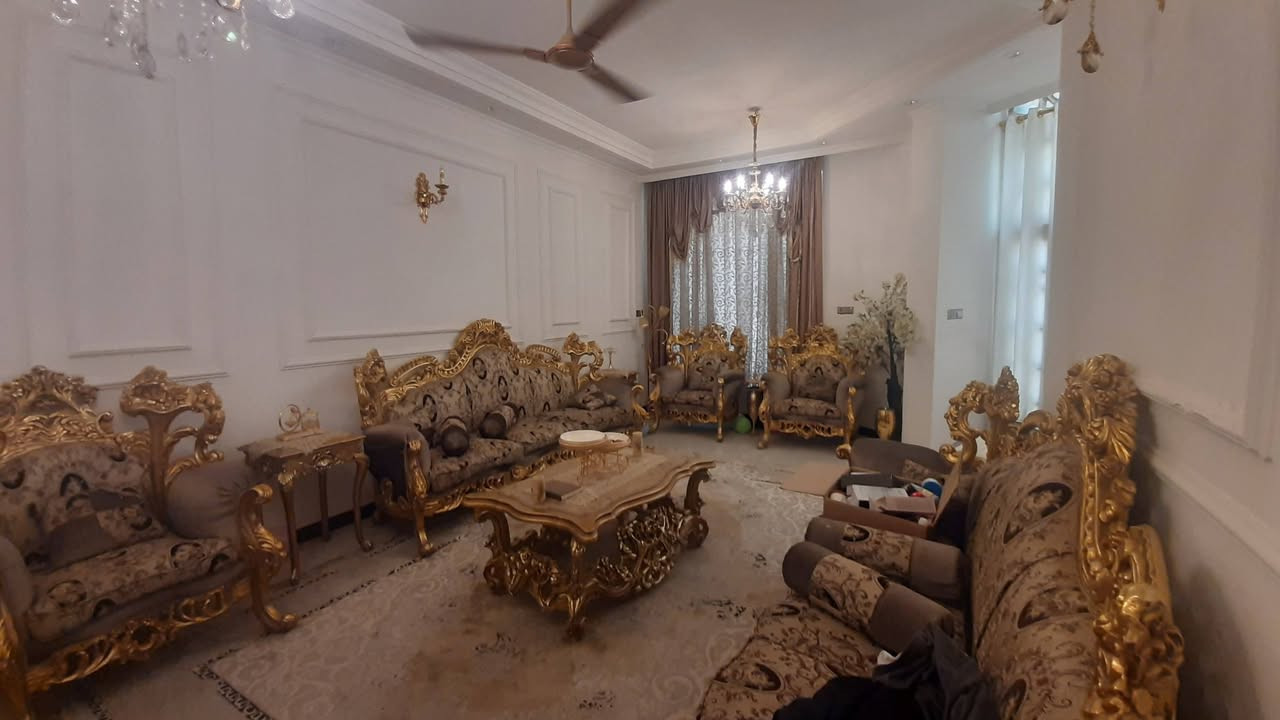 بيت 200 متر حله بداية زوير ثاني ييت عن الشط طابقين اربع غرف نوم هول استقبال مطبخ مجمعات صحيه يباع مع الاثاث او بدونه حسب الرغبه اتصال عالرقم *********** بي واتس

*********** اثير
