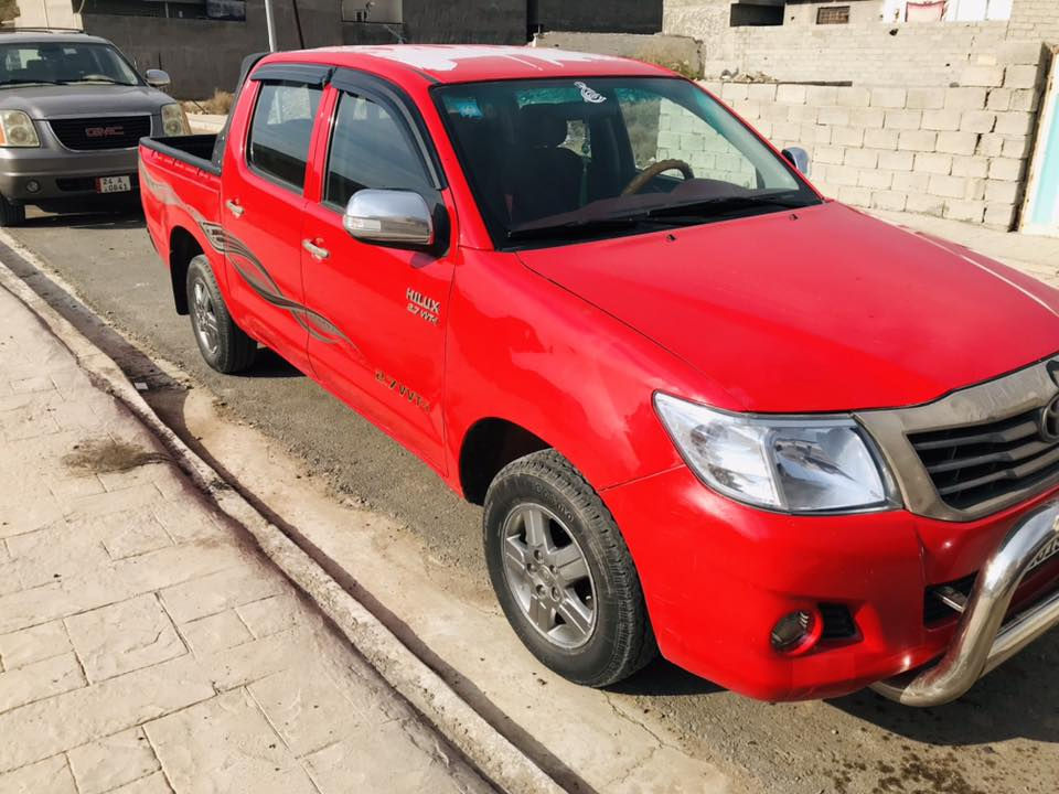 البيع بيكم ٢٠١٣ رقم ديالي تحويل مباشر كويته شاصي ١٩ كير عادي ماشي ١٧٨ حقيقي ماحرك ما مفتوح سيارة جديدة بيها بارد قليل فقط الباقي كفله عامه العنوان صلاح الدين بلد رقم الهاتف ***********
