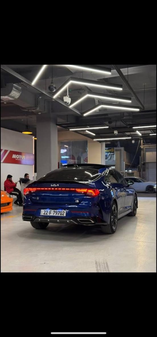 السلام عليكم 
كيا 2022 GTLlNE   K5 لون ازرق فول مواصفات 
رقم أربيل باسم شركه 
السياره حادثه دعاميه وبارد بل بنيد ايرباك درعه وراجع سستم المواصفات فول بنوراما 
1- بصمه أبواب +تشقيل عن بعد 
2- شاشه حجم كبير 
3- رادار امامي وجانبي وخلفي وبريك طواريء وحساسات خلفيه 
4- هاند بريك بصمه + ميمون كشن + تبريد وتدفه عشتات وتدفه ستيرن 
5- صندوق فتح عند الاقتراب + كامره خلفيه 
6- محرك 1600 turbo  وضعيات 5 بل ماوس 
ويل كب كروم 
175 وبيه مجال مكاني البصره ابو الخصيب ***********
