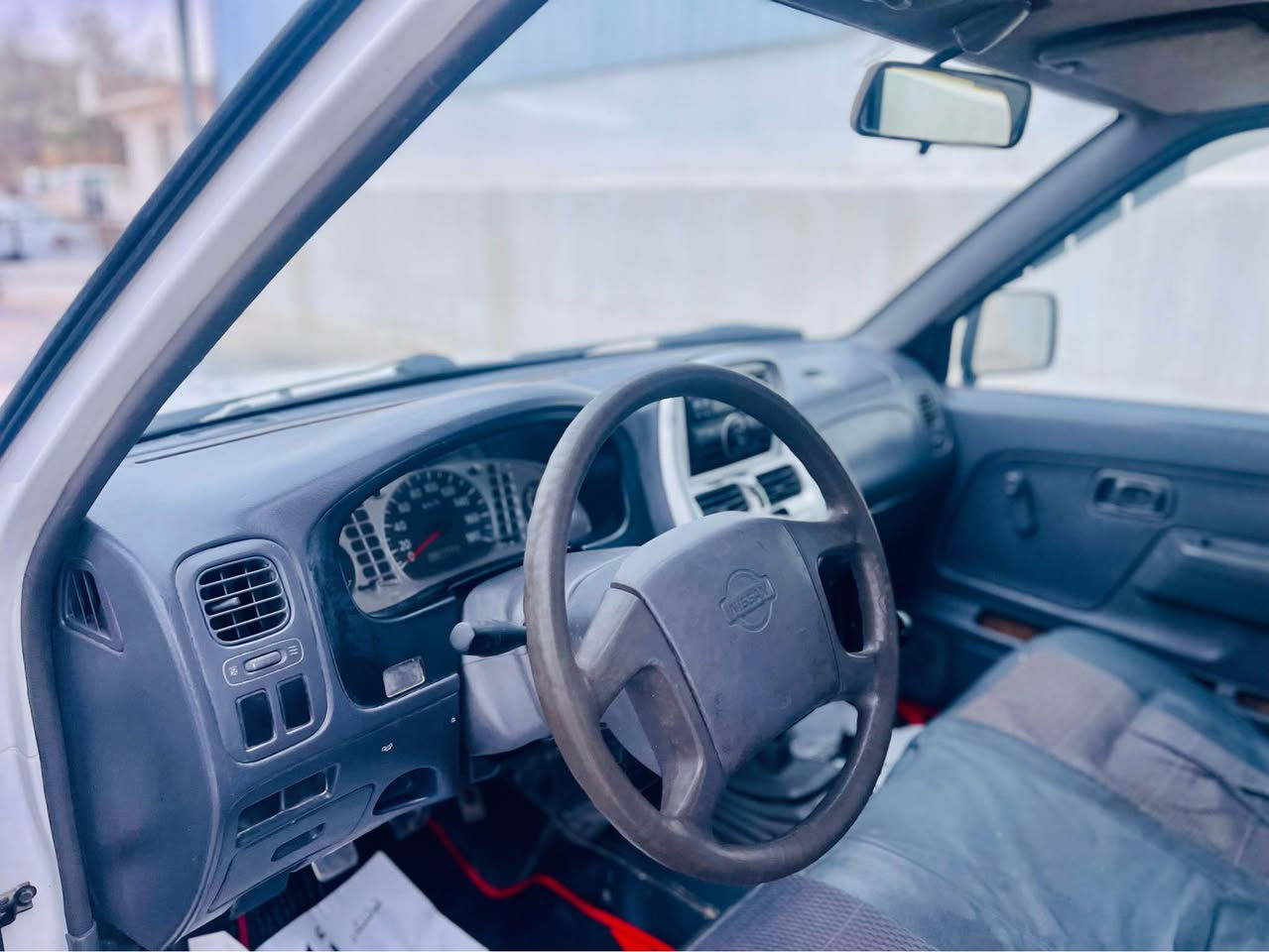 نيسان موديل ٢٠٠١. ته حويل اسل
سنوي تا ٢٠٣٠ نوويه. گيرو مه كينه به شه رت
بي بوياغه.  ليدراوي نييه. 
ته حويل غرامه براؤه به شه رت
سعري ٩١$
***********
*********** كويسينجاك, أربيل
