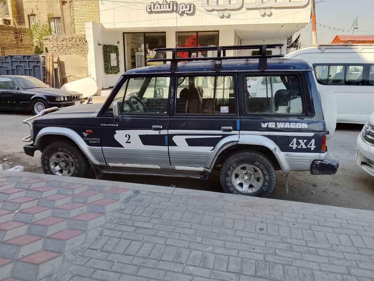 صباح الخير كالوبر موديل ١٩٩٧ بلاديه كير محرك اربع بوب كامله ونظيفه ومصفرة من جميع النواحي هزة مرور غرامات يعني تأخذها فول بااسمي مكاني بغداد ساحه ٨٣الطالبيه رقم الهاتف ***********السعر ٤٠وبيها مجال
