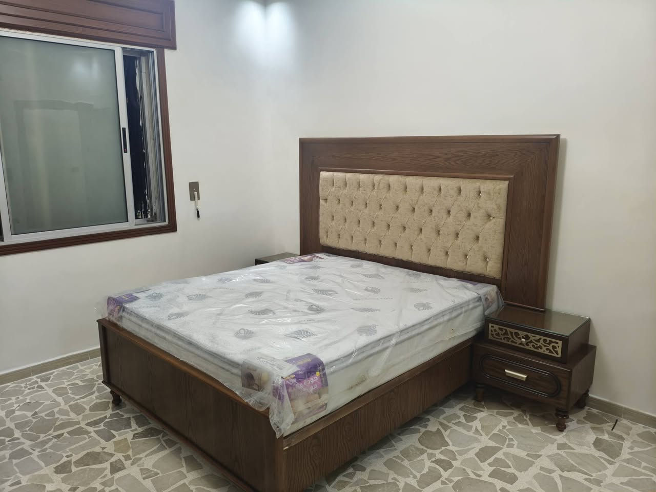 السلام عليكم
مفروشات سراج
غرف نوم جديده
عنوان حلب ميسلون
يوجد طاوله تلفزيون مستعمله
رقم الهاتف للتواصل 
0993965793


**إذا كنت صاحب هذا الإعلان وتريد حذفه لأي سبب، رجاءا أرسل رسالة إلى الدعم الفني**