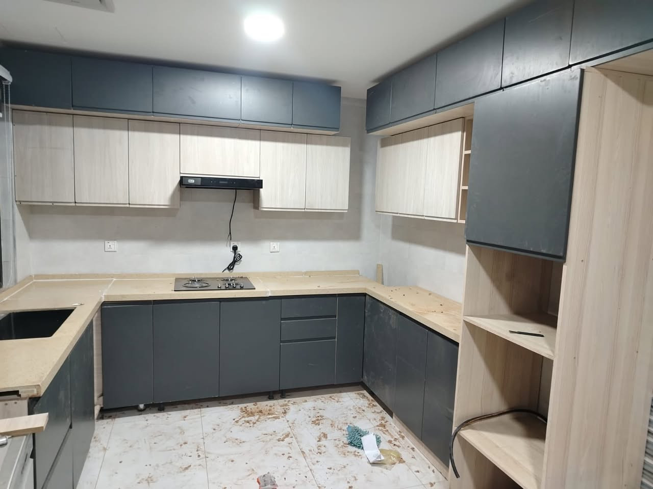 #حياكم_الله_الاعزاز 
من اعمالنا فتح ونقل وشد مع تحوير كاونتر في مكان الجديد حسب رغبه الزبون 
*********** 
#ديكوراتي 
#بسماية
#صيانة
