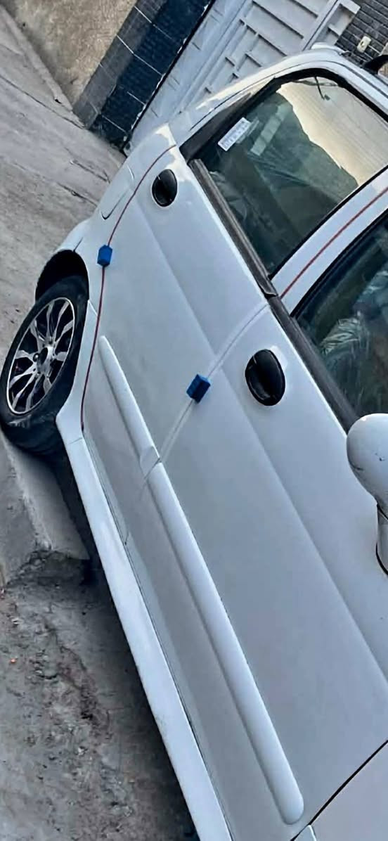 السلام عليكم  كيوكيو 2013 نظيفه للبيع  السياره مكفوله من الصبغ والحادث  محرك 4سلندر  وكير اوتوماتيك   مكفولات.  حداديه صدر نظيفه جدا 
السياره نظيفه ماشيه  81000 كم
رقم بغداد الإنكليزي الجديد سنويه مجدده لل 2029 
تحويل مباشر  
السعر  29 
***********
***********
