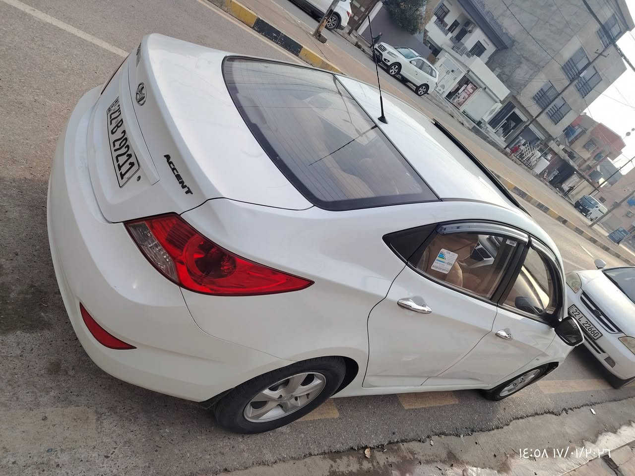 سلام عليكم اكسنت موديل 2011 فول مواصفات أرقام وهزة وسنويه جديد مكينه وكير شرط تبريد مكينة ١٦ دوش صبغ باب خلفي شرط التحويل للاستفسار *********** موصل القادسية واتساب سعر 102ومجال بسيط
