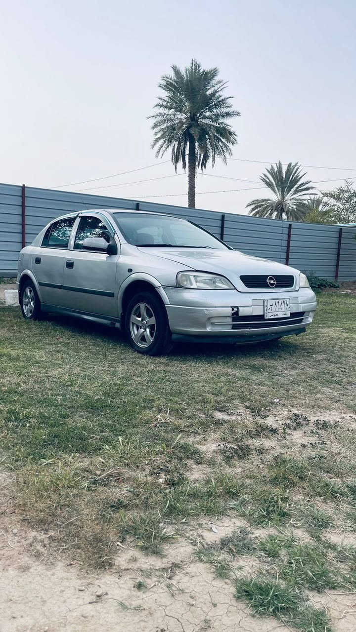 البيع استرا موديل 2002رقم بغداد سياره جديده وجاهزه بدون نغص بدون صبغ بيه شويه جراد بس مكاني بغداد المحموديه ***********//***********
