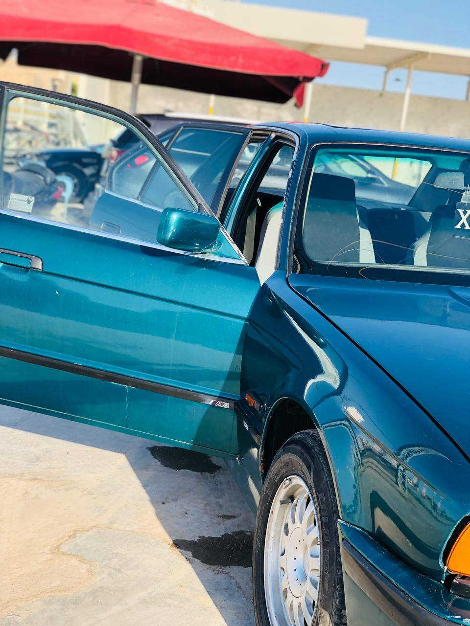 السلام عليكم بي أم دبليو 525 رقم انكليزي موديل 1991صبغ جماليه بس بلاديه تبريد ثلج مكينه مسكر سته فتحه 3طكات جديده منضومة زنون كهرباء كوله شغاله تخم ويل تخم تاير بابل المسيب ***********
