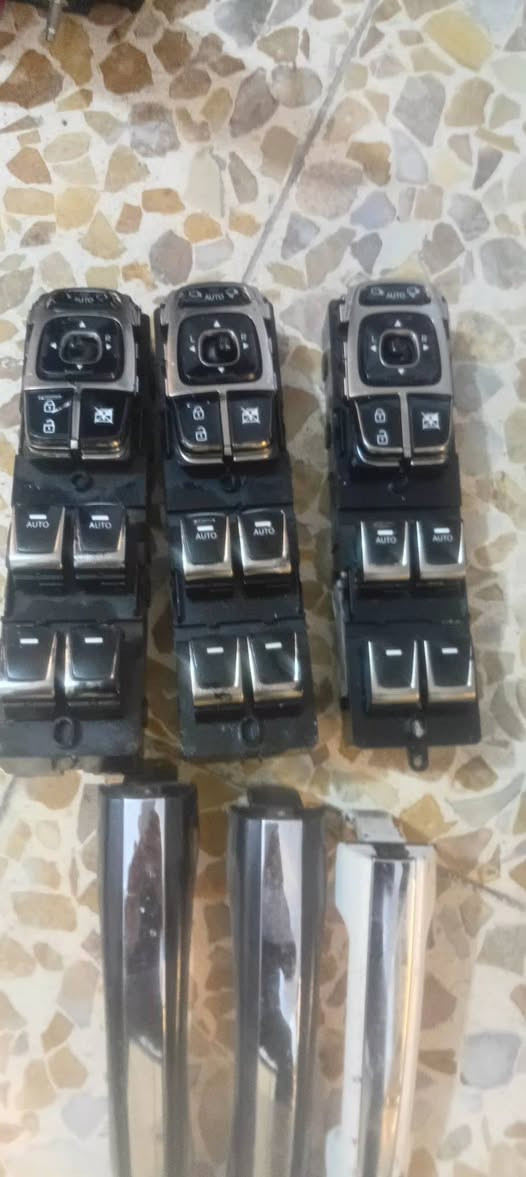 السلام عليكم شباب اغراض ازيرة فقط متوفر 
***********
