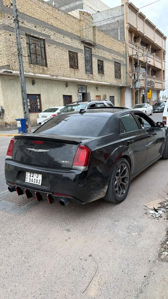 وجاذبة:
📣 إعلان بيع سيارة: كرايسلر 300 (أوباما)
السلام عليكم.. للبيع أو المراوس * النوع والموديل: كرايسلر 300 (أوباما) موديل 2019، بحالة ممتازة جداً (طك كارتون).
 المواصفات: فول مواصفات، محرك 6 سلندر سعة 3600.
 الوضع الميكانيكي: المحرك، الجير، والحدادية مكفولين بالكامل.
 الإضافات: * تخم تاير جديد بالكامل.
 تبريد ثلج وجاهز للصيف.
 قصتها والجنطة متومة طبق الأصل.
 المكان: البصرة.
💰 السعر والاتصال:
 السعر: 75 ورقة 

 (جوا سعر السوق).
 للتواصل والاستفسار: ***********
