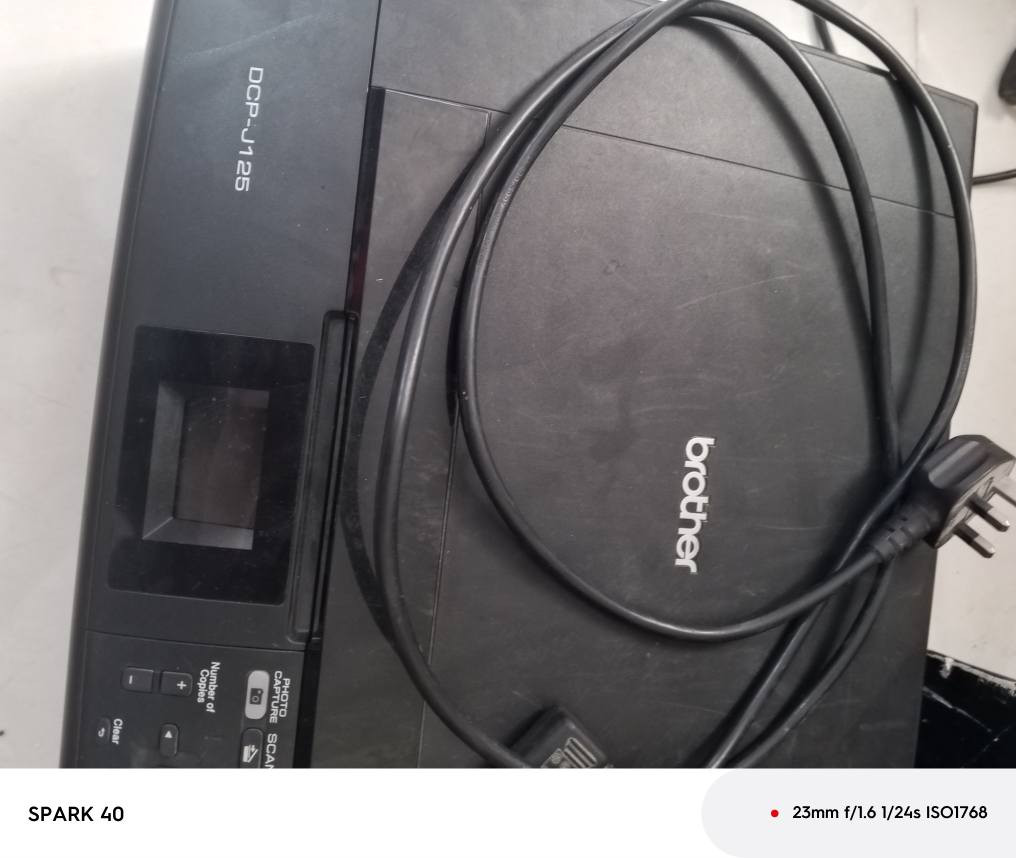 متاح 3 طابعات و1تالفة اوراق و2 حاسبات فلوس و1شاحن يو بي اس مال فقاسات طابعات يشغل الاسعار مناسبة متواجد واتساب *********** راسلني ودزلي صورة المنتج الي تريدة وبيك خير ودلل.
