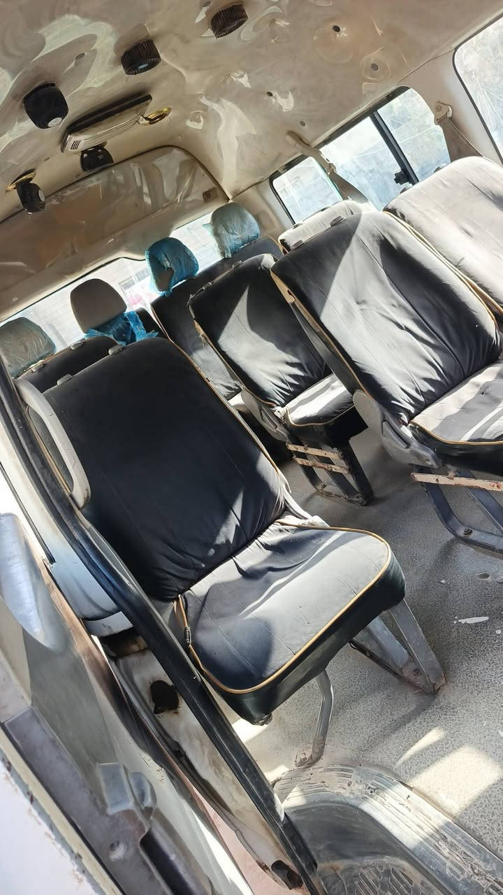 سلام عليكم للبيع جنبي 13 السياره بيهه طخه باب السلايت وكدام شويه شبر ولباقي مكفول محرك كير مكفولات سياره خير من الله المكان سياره اللطيفيه السعر 118 رقم صاحب سياره ***********
