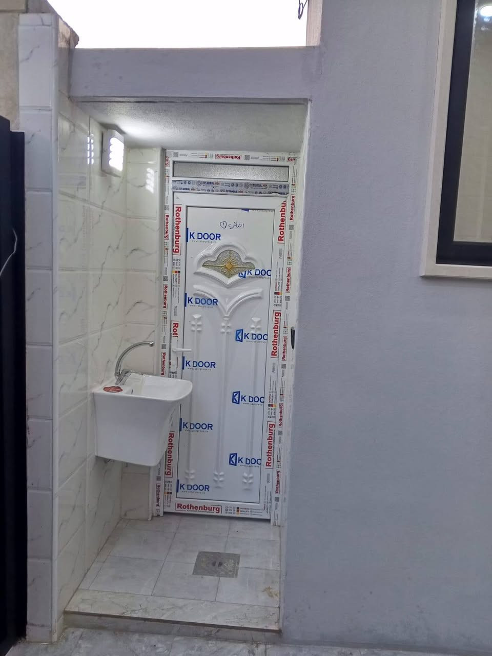 #عروض التقوى للعقار 
#عرضنا_المميز_والجديد
🏘️داران توأم للبيع يارمجة الشرقية الثانية🔴
بناء حديث (مامسكون)
#السعررررر_105_مليون للدار الواحد(التعامل حول السعر مع صاحب العقار)
فول وبمواصفات⬇️
🤚الارضية بورسلين& سيراميك نصف جدار & سقوف ثانوية&جبس بورد
🩸نظام دكتات
🌹واجهة حلان سيراميك
المساحة 100متر🩸
الواجهة 5  العمق20
طابقين
الطابق الاول⬇️
مكون من /استقبال/غرفة نوم/مطبخ/هول/صحيات داخلية+صحيات خارجية
الطابق الثاني⬇️
مكون من غرفتين&هول&صحيات
شرط التحويل
🛑للاستفسار مع مكتب التقوى
موصل /شارع كركوك الرئيسي 
   موقع المكتب/مقابل جامع البيت العتيق 
فايبر & واتساب
 ***********
 ***********
🌹لتصلك العروضات الجديدة أضغط متابعة لصفحة مكتب التقوى للعقار
