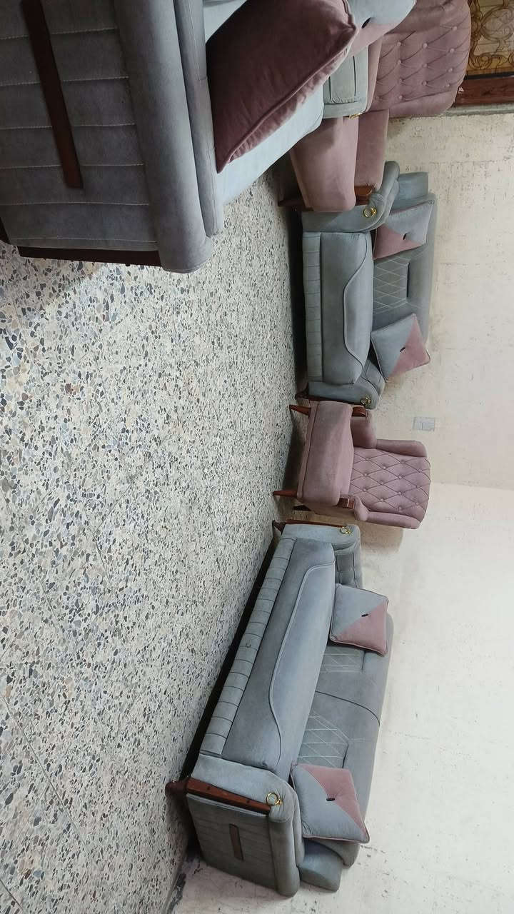 تخم 10 مقاعد تركي سفنج طبي سبرنك نضيف جدا اخو جديد سعر 350 بي مجال مكان بياع كو توصل بكروه يوجد توصل يوجد وتساب***********
