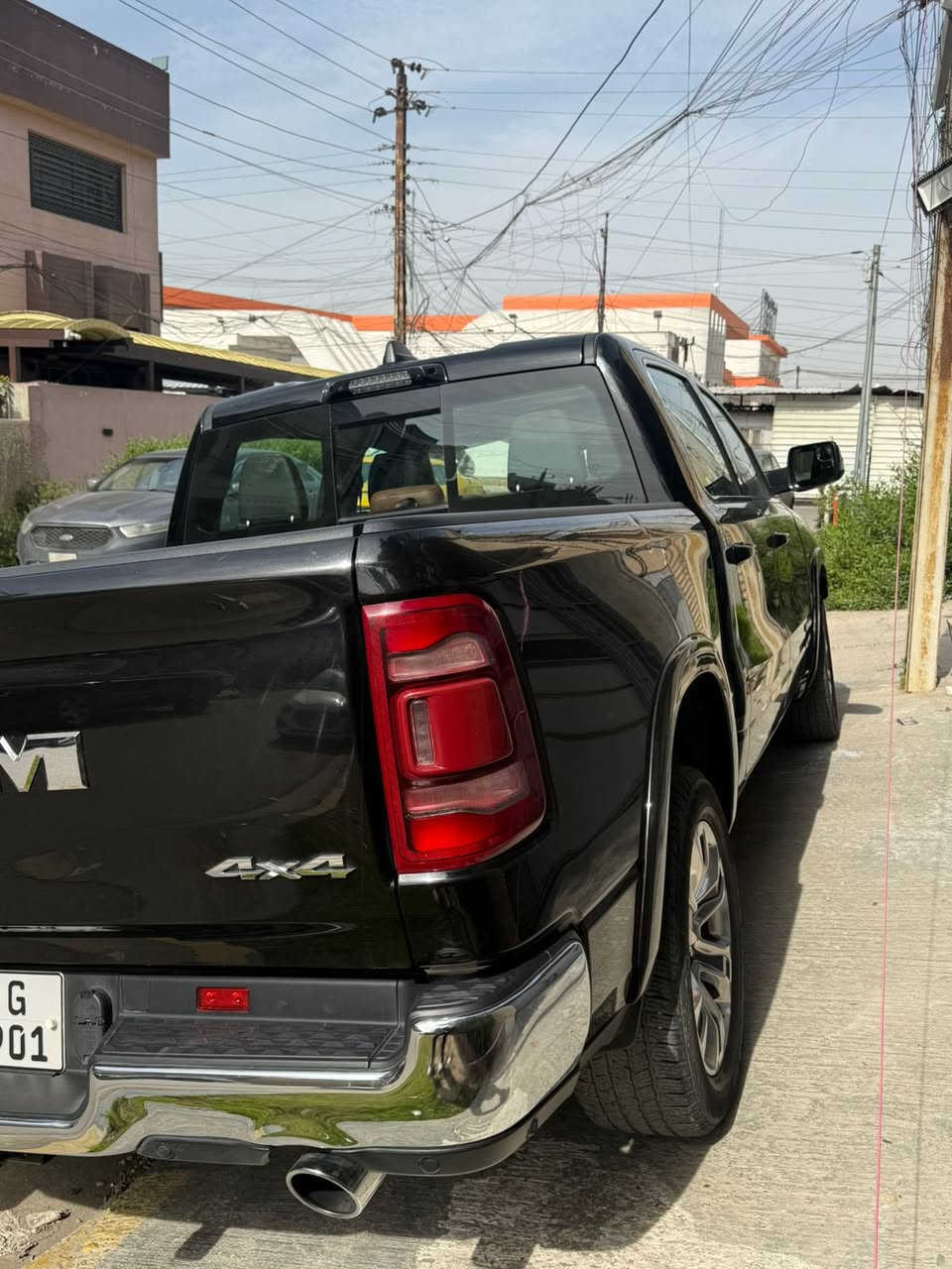 دوج رام Ram 1500 Limited Longhorn 2023 بحالة الوكالة، نظيفه جدا
• خليجي أصلي هارلم 
 • رقم أربيل تحويل وكاله نفس اليوم 
 • محرك HEMI 5.7  
8 سلندر 
 • دبل (4×4)
 • كير  أوتوماتيك 8 سرعات ماوس 
 • داخلية جلد لونك هورن الفاخرة مع تطعيم خشب
 • شاشة كبيرة 12 إنج
 • فتحة سقف بانوراما
 • كاميرات 360 + حساسات أمامية وخلفية
 • تدفئه تبريد  للمقاعد
 • تشغيل بصمة + دخول ذكي
سياره جاهزه مابيه اي مصرف
سعر 430 وبيه مجال 
مكان سياره سيديه 
 ***********
