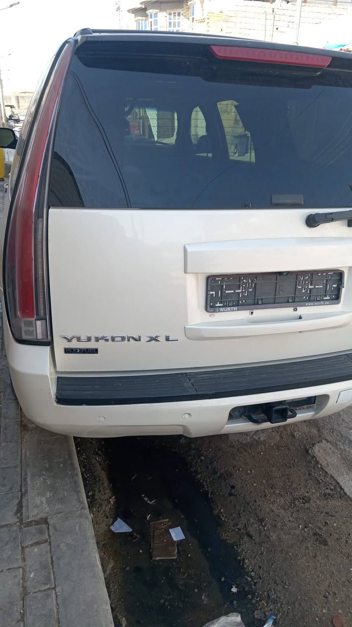 السلام عليكم يوكن جمسي دنلي 6 براغي مؤديل 2009 كفاله عامه سياره مدوشمه ارضيات نضيفه مكينه 6100 كير 1000  سياره مال جناي ابيع واقع حال حديده السياره كفاله عامه سياره ادوات 
العنوان البصره 
سعر 100قفل *********** حجزت وفحص بالمرور بس  سياره العندي مال تسقيط صفره ماصارت وانطريت راح ابيع
