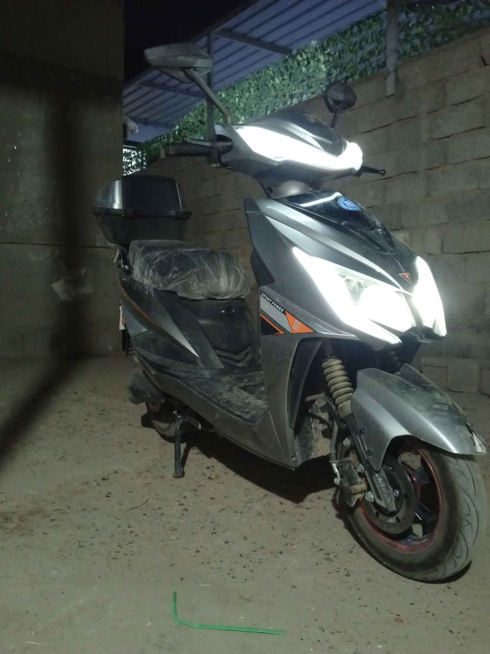دراجه شحن 
ست بطاريات 
تشغيل من بعد 
سويج بصمه كارت
نظيفه 
عنوان /بغداد ابوغريب 
رقم هاتف/ *********** بغداد, العراق
