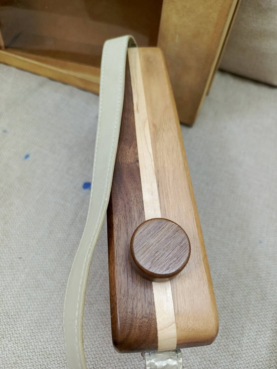 امبي ثري بلوتوث عمل يدوي كله خشب السعر 25


**إذا كنت صاحب هذا الإعلان وتريد حذفه لأي سبب، رجاءا أرسل رسالة إلى الدعم الفني**