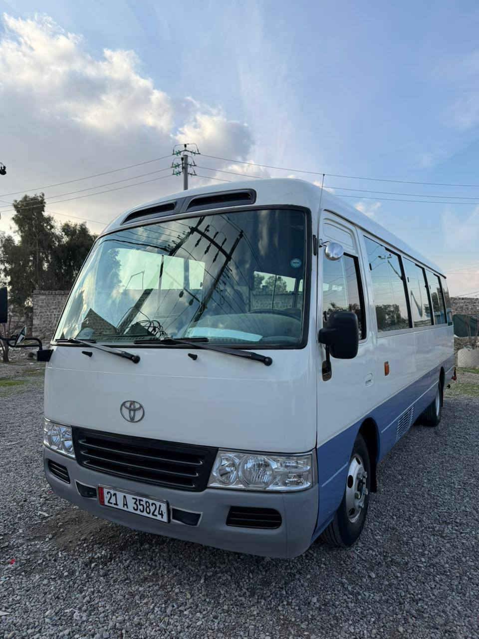 کۆستر تویوتا حالی مۆدئل ٢٠١١  حزام سبوخ لۆجوانی بەبئ زەربە بەنزین و غاز تەنکی بەنزین ئیزافی ٢٠٠لتر غازی پئ وەیە گوشین ستار ئیکس شەشتایەی نوئ لەبنە هەزەو رەقەم نوئ تا٢٠٣٠بەناوی خۆمە ؟***********
